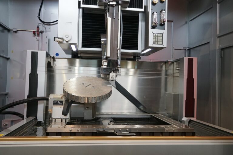 Nederlandse hightech industrie voedingsbodem Sodick precisie EDM