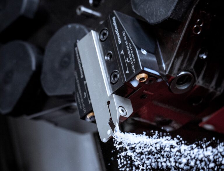 Ceratizit koelt bij groefsteken van bovenaf en van onderop