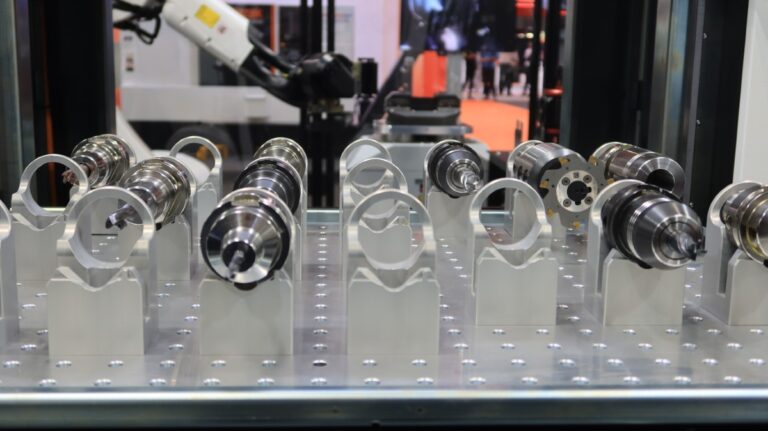 RoboJob toont high end en instap automatisering op TechniShow