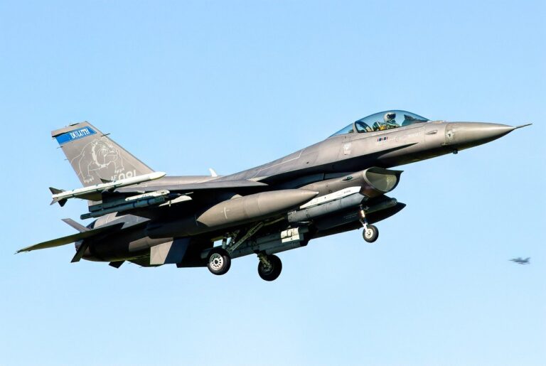 Oud-commandant Mart de Kruif mainstage op TechniShow